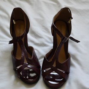 MERONA retro red patent strap heels